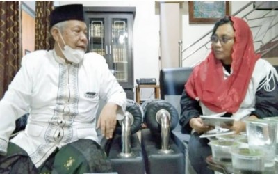Pengasuh Al-Fattah Kikil Ingin Diana Sasa Jadi Aspirator Pesantren